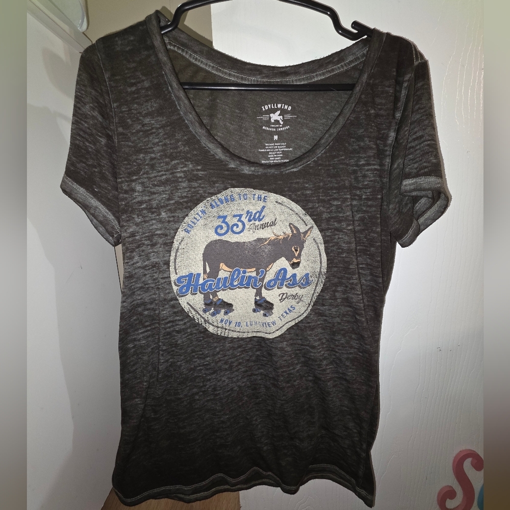 Gray/Green Graphic T-Shirt